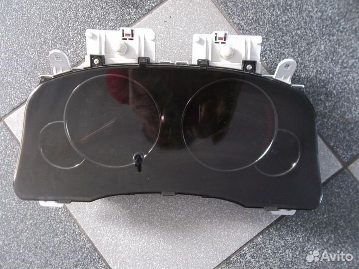 Toyota Land Cruiser 120 щиток панель приборов