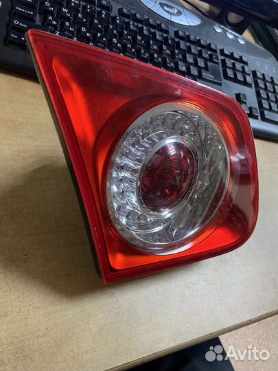 Фонарь левый внутренний Volkswagen Jetta 5 05-11г