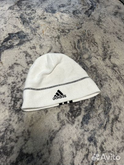 Флисовая шапка adidas