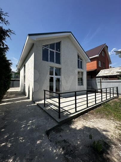 Дом 170 м² на участке 6 сот.