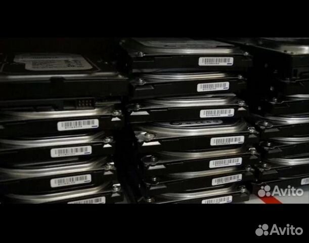 стопка старых жестких дисков