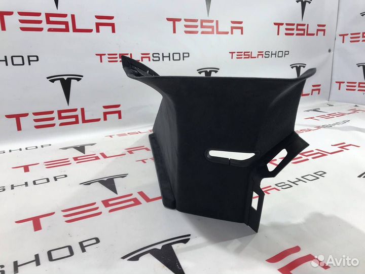 Накладка стойки С Tesla Model S 2-й рест. 2021