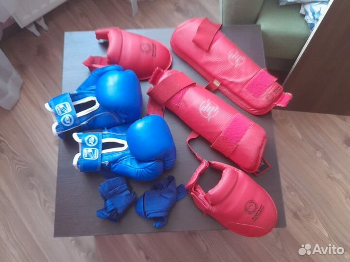 Перчатки боксерские, Защита для единоборств