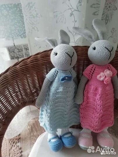 Зайка Антуанетта вязаная игрушка