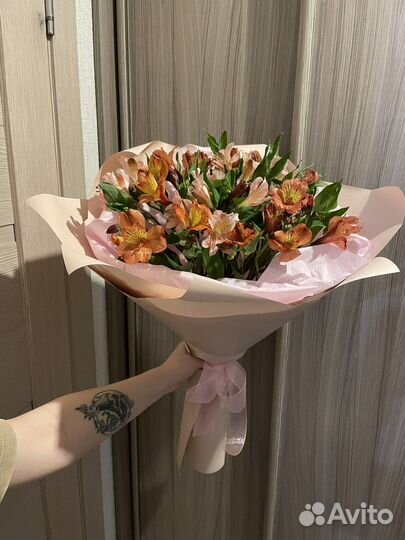 Букет цветов из альстромерии