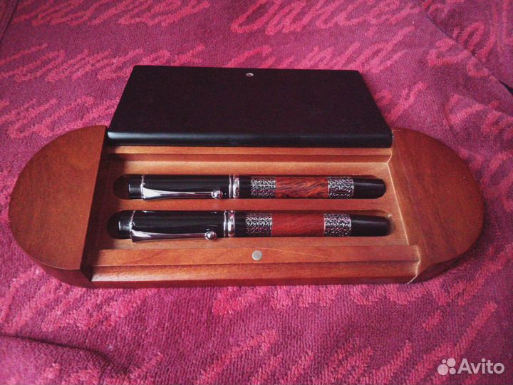 Перьевая ручка + шариковая ручка