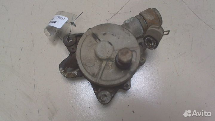 Насос вакуумный Ford Maverick, 1996