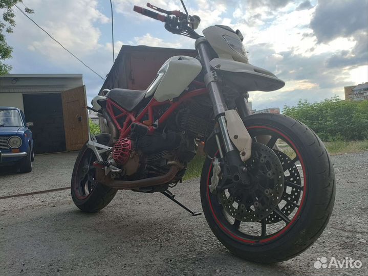 Ducati hypermotard 1100