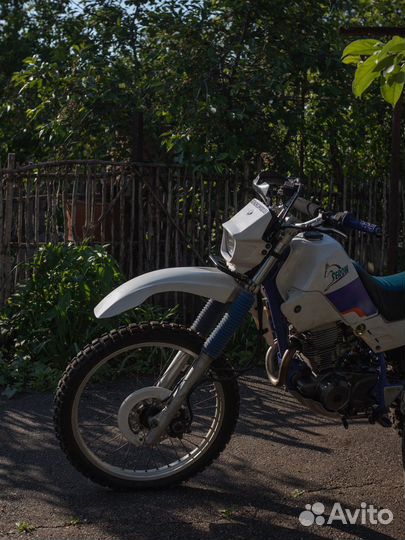 Yamaha Serow 225