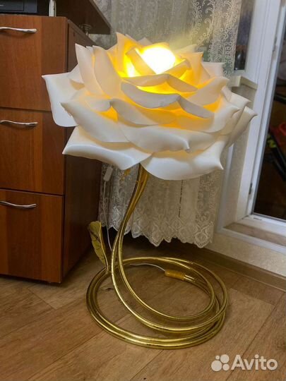 Торшер роза из изолона