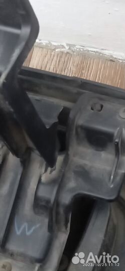 Решетка радиатора Хонда fit