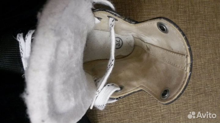 Коньки хоккейные