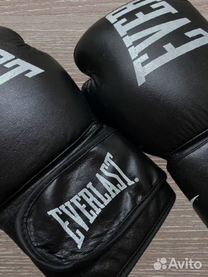 Боксерские перчатки everlast