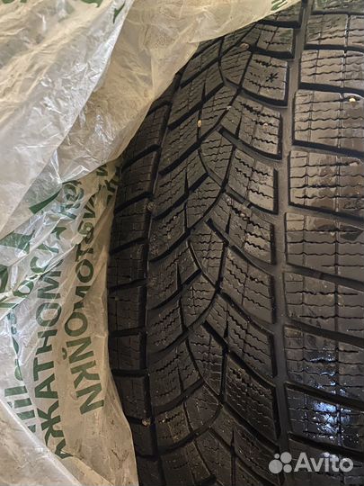 Goodyear Cargo Pro 215/65 R17