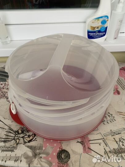 Tupperware тортница
