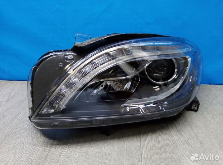 Фара левая Mercedes M GLE class W166 2011