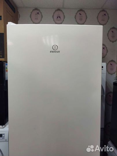 Холодильник Indesit Бежевый 185х60х60