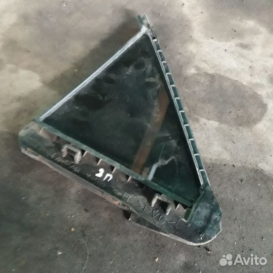 Форточка задней правой двери Мазда 6 GG седан