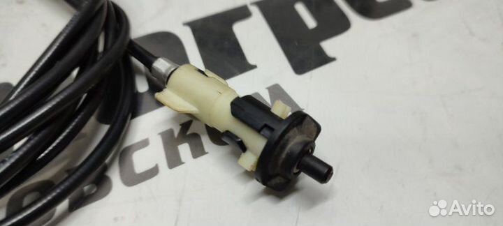 Тросик лючка бака Toyota Corolla Spacio AE111