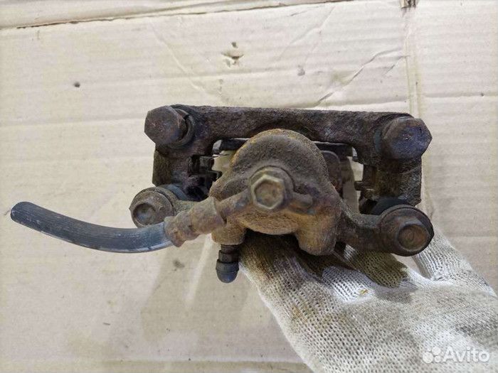 Суппорт задний правый Nissan X-Trail I (2000—2007) 53807