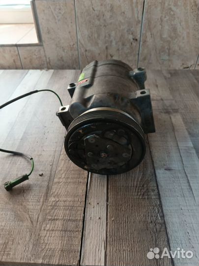 Компрессор кондиционера Volkswagen Passat B5+