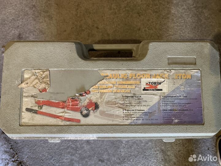 Домкрат подкатной 2 т