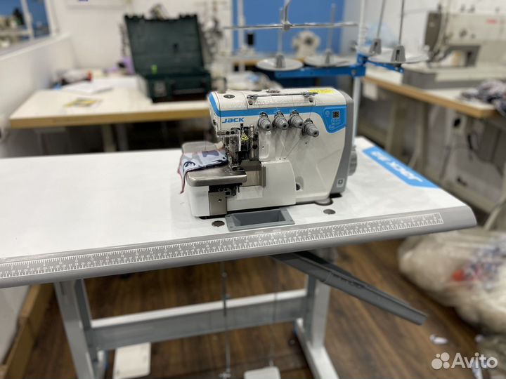Промышленный оверлок Jack e4s-4-m03/333