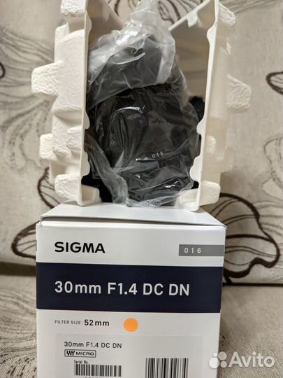 Объектив Sigma AF 30mm f/1.4 DC DN Micro 4/3