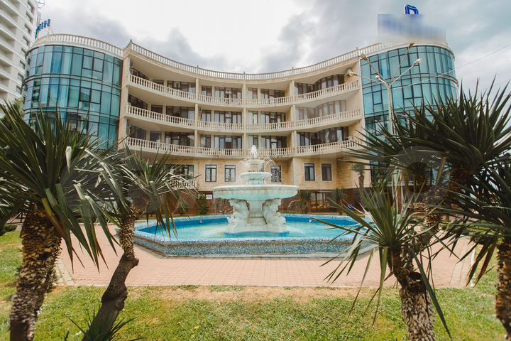 3-к. квартира, 150 м², 2/4 эт.