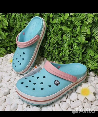 Crocs blue