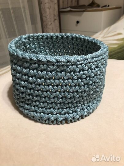 Вязаная корзинка