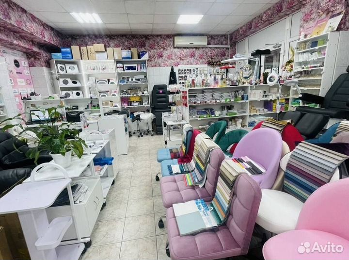 Магазин мебели и оборудования