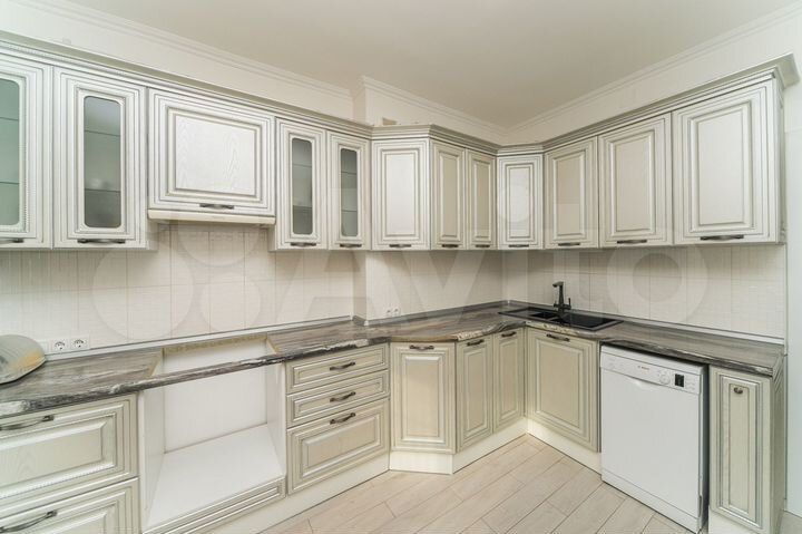 2-к. квартира, 67 м², 5/17 эт.