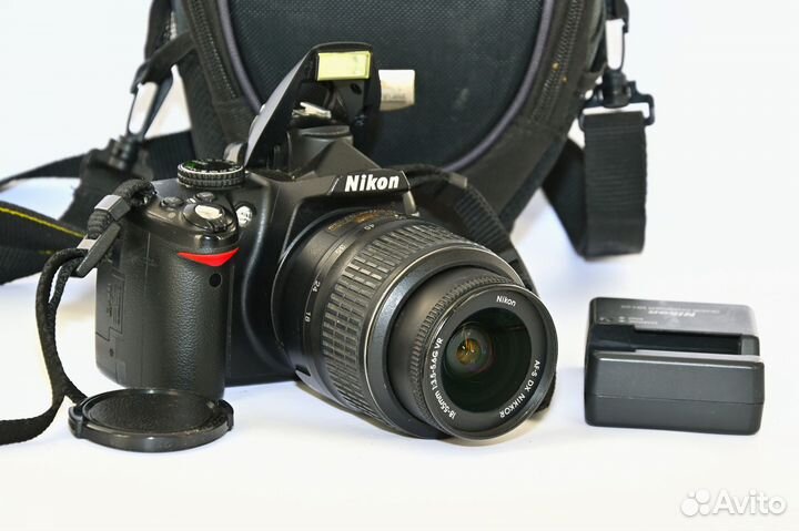 Nikon D3000 10.2MP зеркалка Kit AF-S 18-55