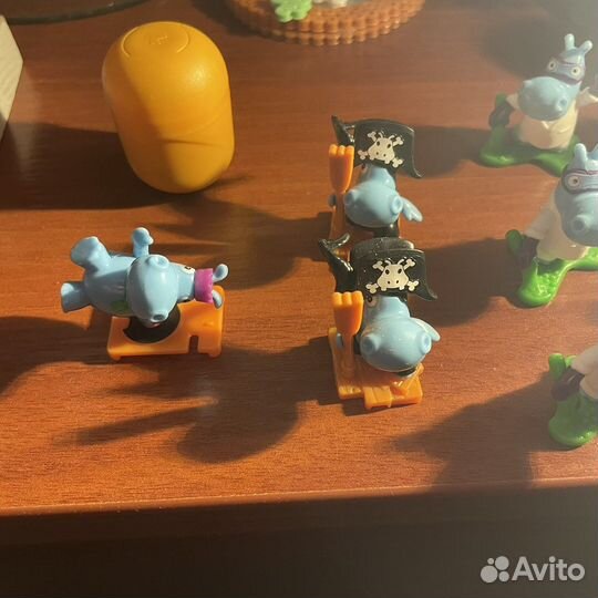 Фигурка бегемот Kinder