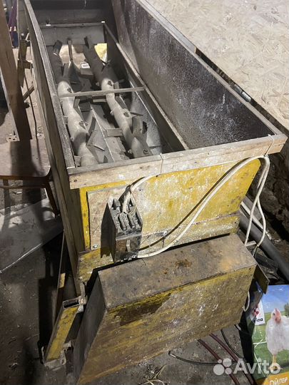 Кормосмеситель горизонтальный 350кг