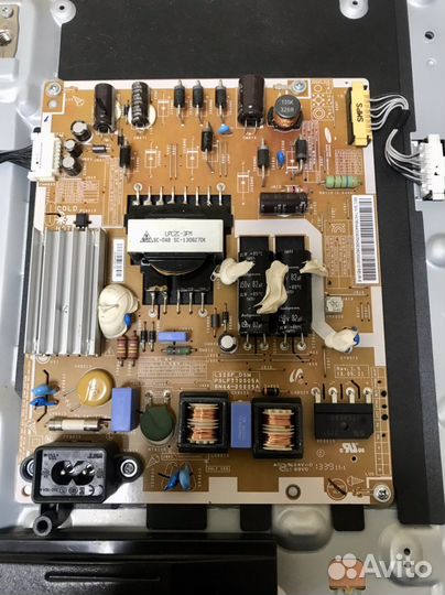 Телевизор Samsung ue32f5000ak в разбор