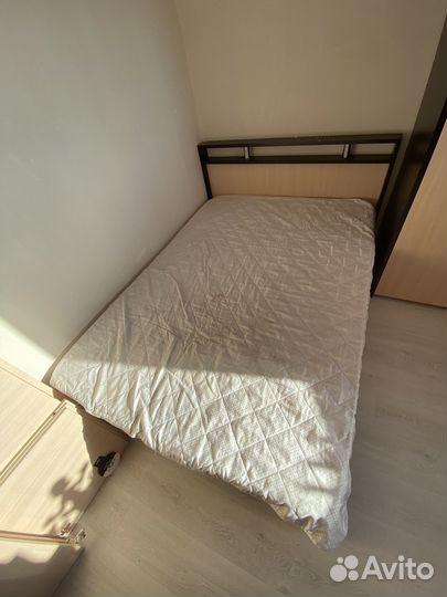 Кровать двухспальная с матрасом бу
