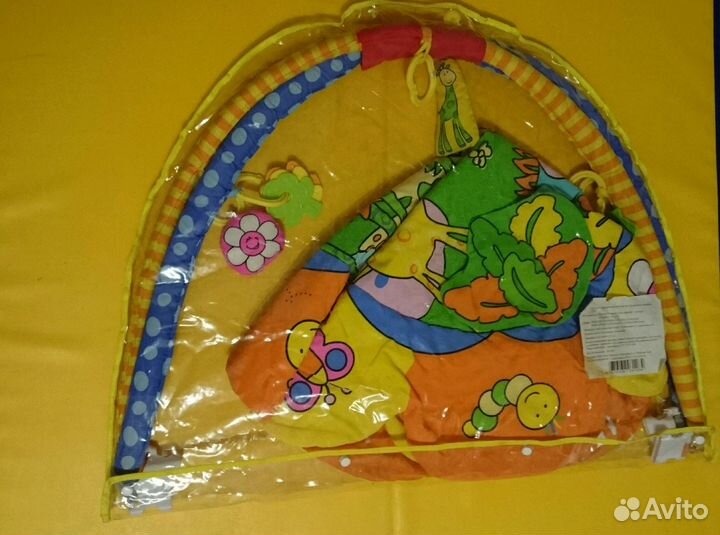 Развивающий коврик и 3 развивающих игрушки