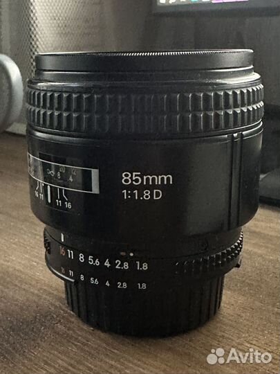 Объектив nikon 85mm 1.8D