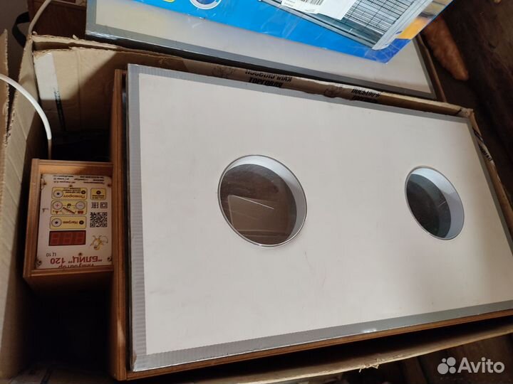 Инкубатор для яиц автоматический блиц на 120 яиц