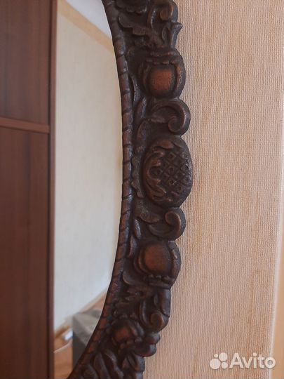 Зеркало настенное в раме