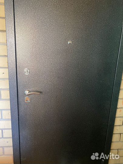Металлическая дверь бу