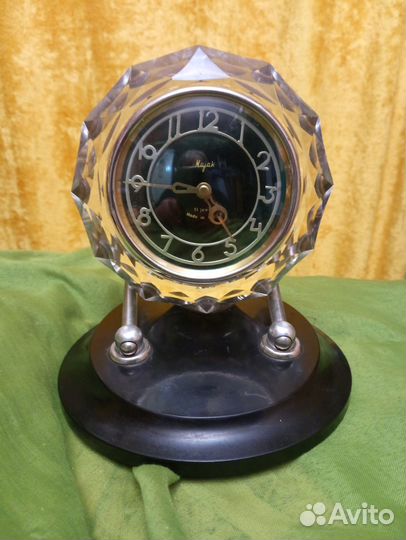 Часы СССР Majak, хрусталь