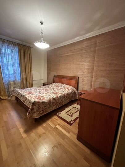 2-к. квартира, 57 м², 2/5 эт.