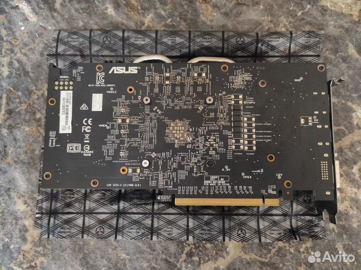 Игровая Asus RX 570 4 Гб в хорошем состоянии