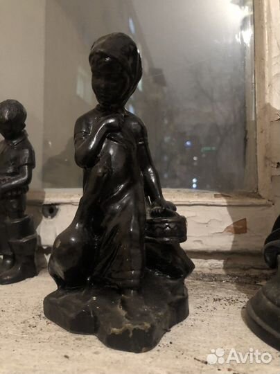 Статуэтки чугу, бронза