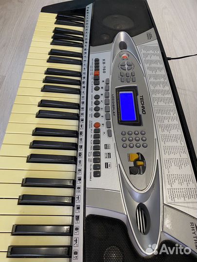 Синтезатор Techno 100