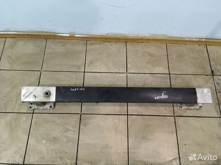 Усилитель бампера задний Пежо 307 универсал