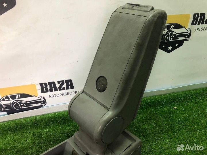 Подлокотник Volkswagen Passat